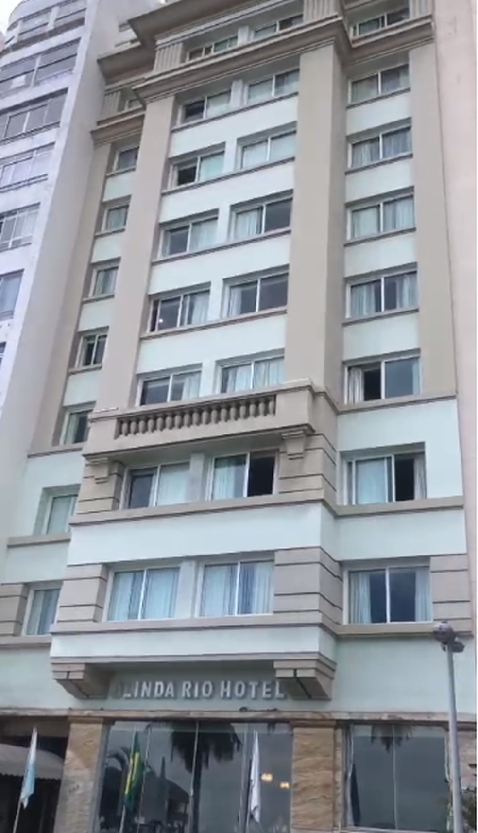 Talyssa Oliveira Taques caiu da janela do 3° andar do hotel onde estava hospedada no RJ — Foto: Reprodução