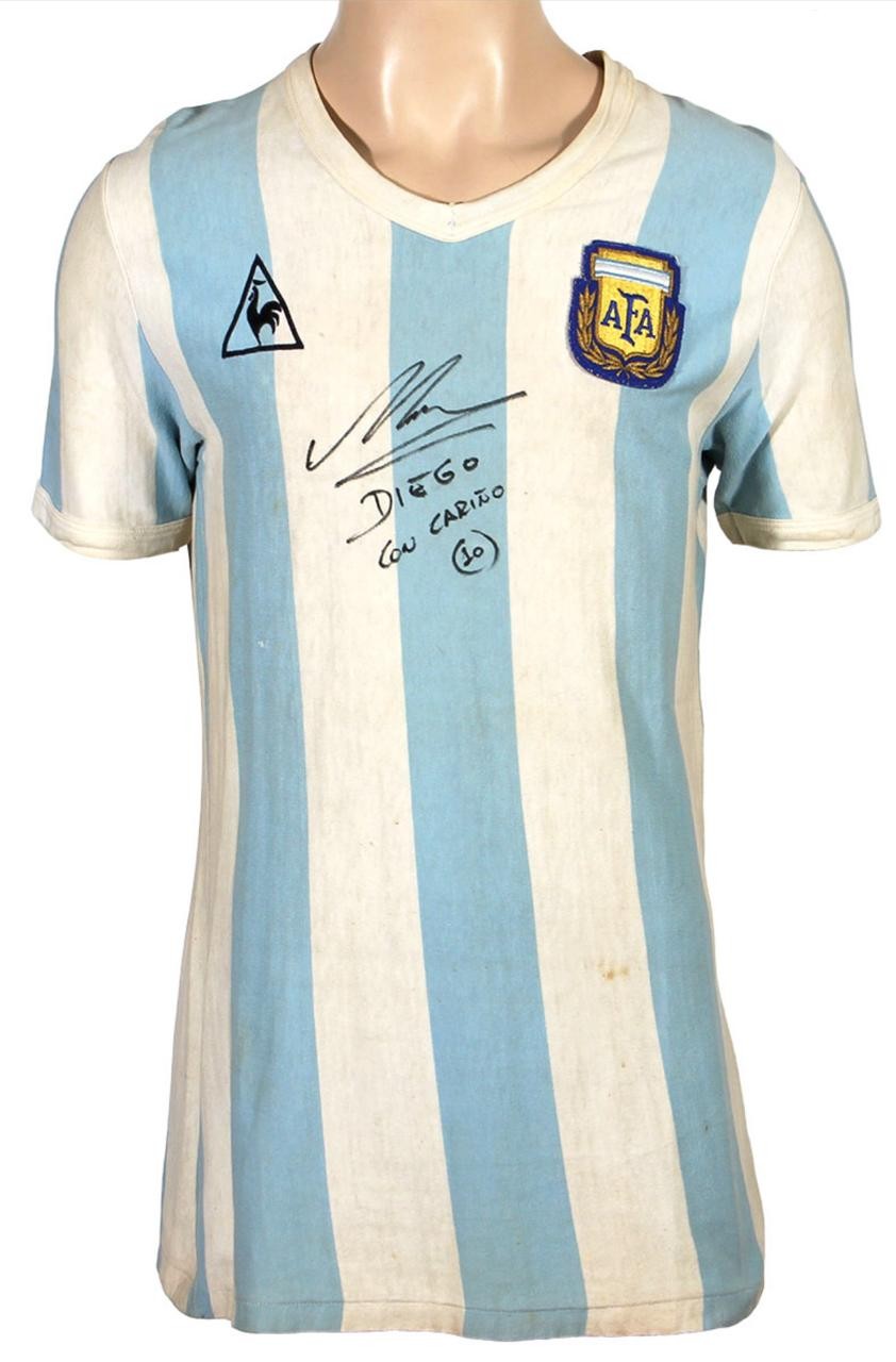 Camisa usada por Maradona em seu primeira copa do mundo (Foto: Reprodução/gottahaverocknroll.com)