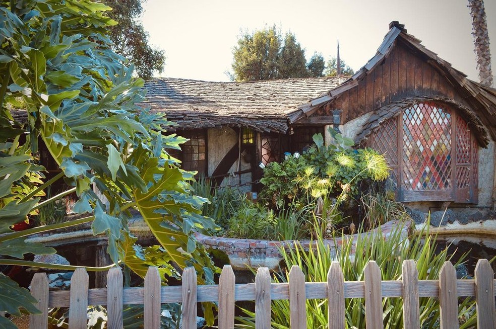 Casa em Culver City foi projetada por ex-artista dos est&uacute;dios Disney &mdash; Foto: Reprodu&ccedil;&atilde;o/Instagram @thejosejimenez