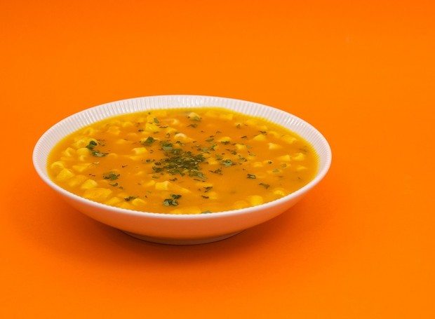 Escolha seu macarrão favorito para a sopa cremosa de abóbora (Foto: Todeschini / Divulgação)