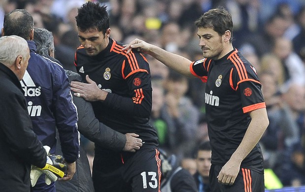 Antonio Adan e Casillas, Real MAdrid e Real Sociedad (Foto: Agência AFP)