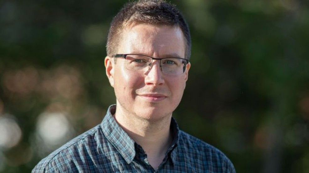 Miguel Pita é autor de livros de divulgação científica — Foto: CARLOS GIVAJA via BBC 