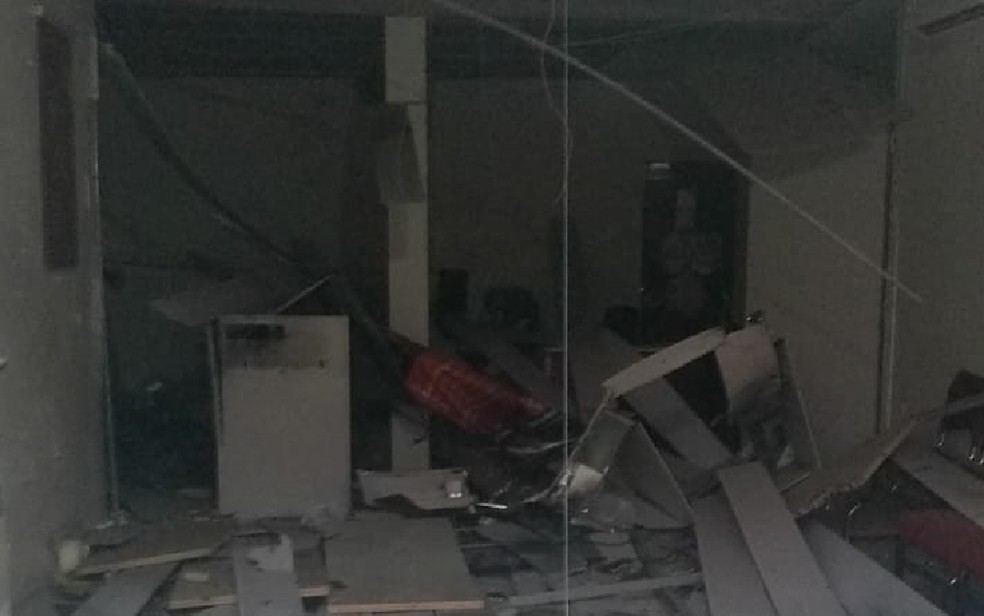 Posto bancário foi alvo de bandidos em Condado, na Zona da Mata de Pernambuco — Foto: Reprodução/WhatsApp