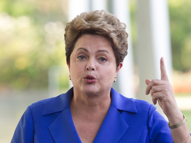 A presidente Dilma Rousseff, candidata à reeleição pelo PT, concede entrevista no Palácio da Alvorada, em Brasília (Foto: Ed Ferreira/Estadão Conteúdo)