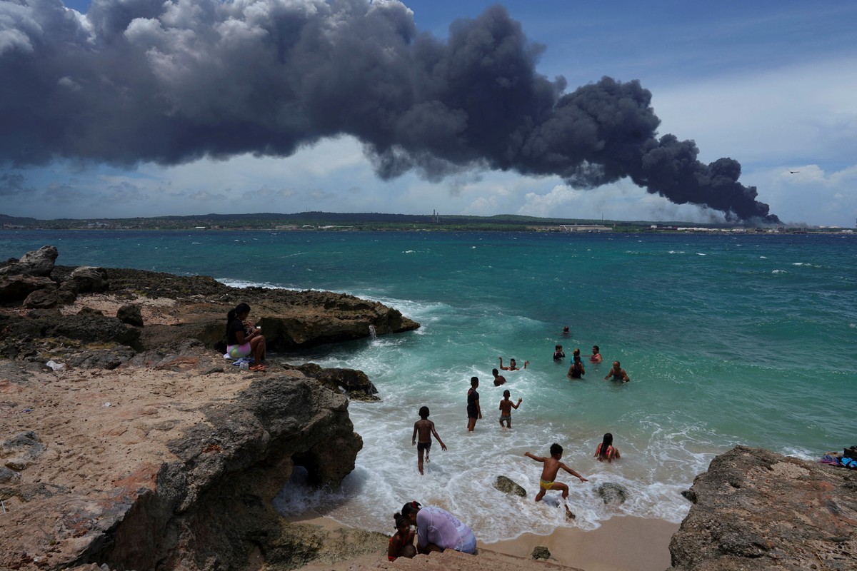 Cuba no logra controlar el incendio en el mayor depósito de petróleo de la isla;  México y Venezuela envían refuerzos para combatir el incendio |  Mundo