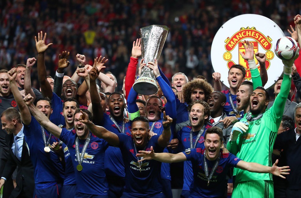Premiação da Liga Europa foi fundamental para manter o United no topo do ranking (Foto: Reuters)