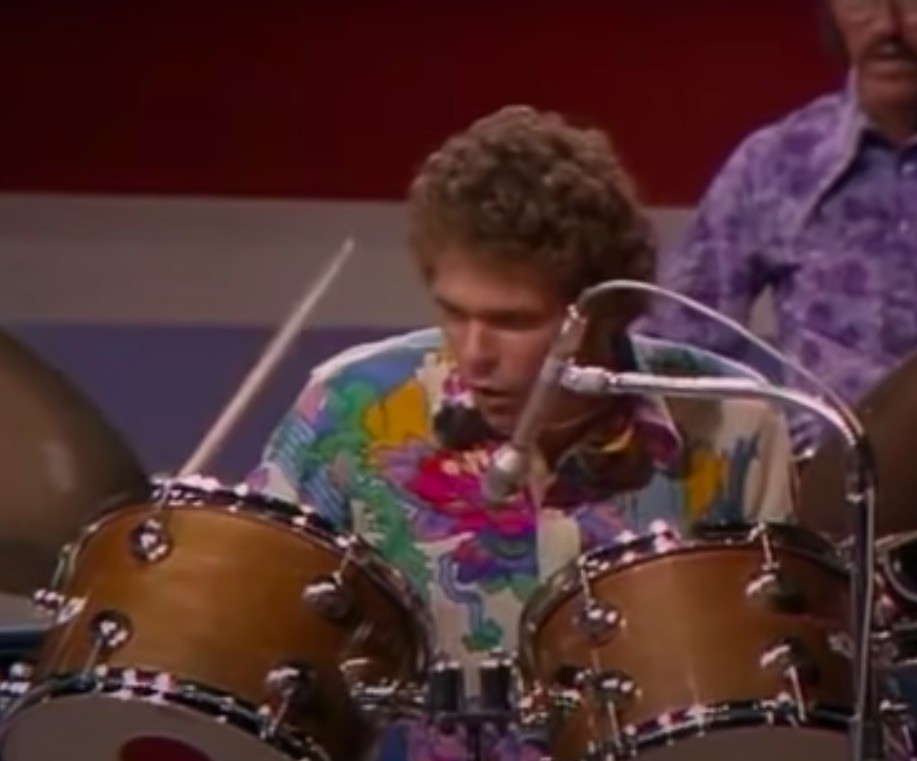 Jim Gordon, baterista de Eric Clapton e condenado por matar a própria mãe, morre aos 77 anos