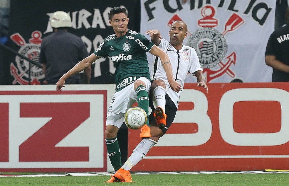 Diogo Barbosa estreou sábado e deve jogar no lugar de Victor Luis (Foto: Cesar Greco/Ag. Palmeiras/Divulgação)