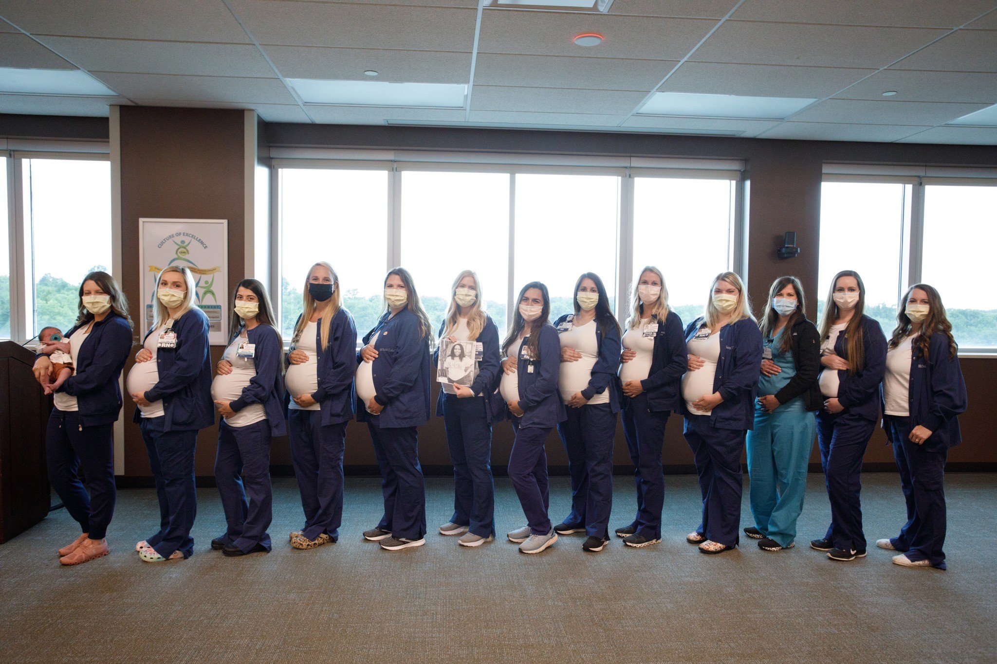 14 enfermeiras de hospital dos EUA ficam grávidas ao mesmo tempo: 'Baby boom' (Foto: reprodução/ Facebook Saint Luke’s Hospital)