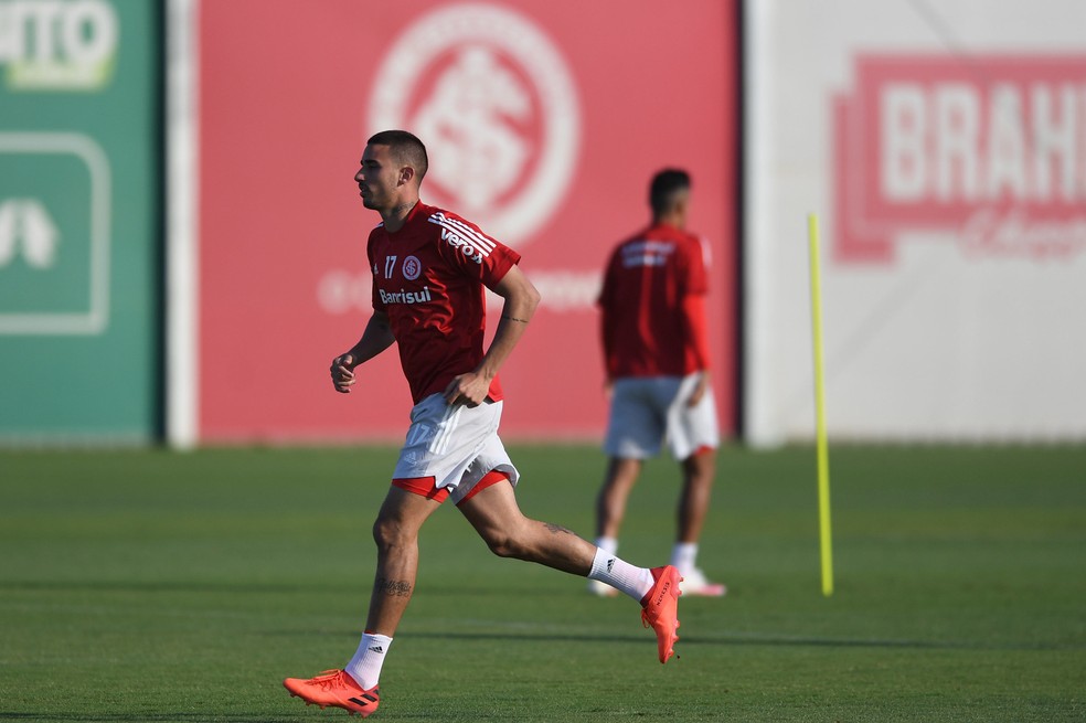 Thiago Galhardo, no treino do Inter — Foto: Ricardo Duarte/Divulgação Inter