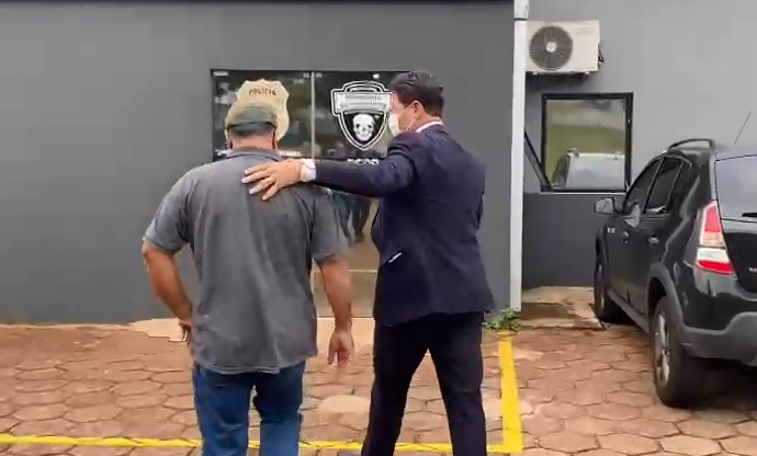 Suspeito de matar jovem de 22 anos a tiros após briga de trânsito se apresenta à polícia, em Cascavel