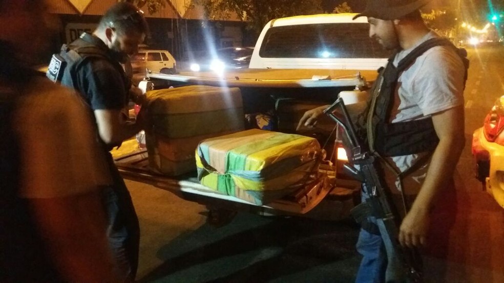 A droga foi apreendida em uma fazenda na cidade de Formoso do Araguaia  (Foto: Jairo Santos/ TV Anhanguera)