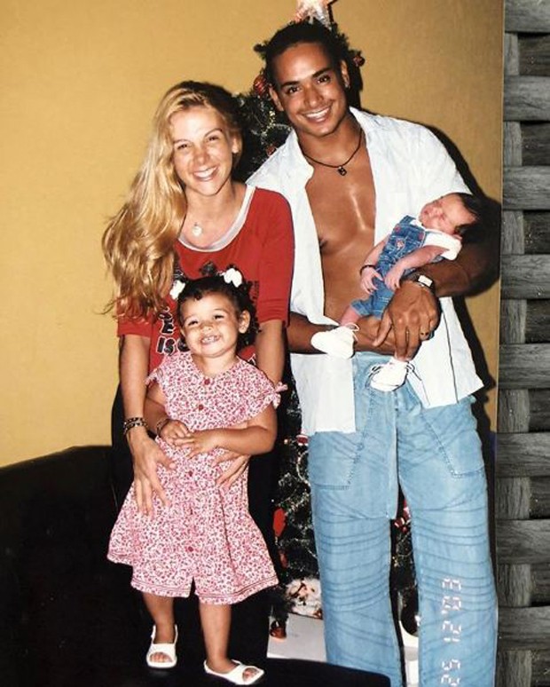 Carla Perez, Xanddy e os filhos, Victor Alexandre e Camilly Victória (Foto: Reprodução/Instagram)