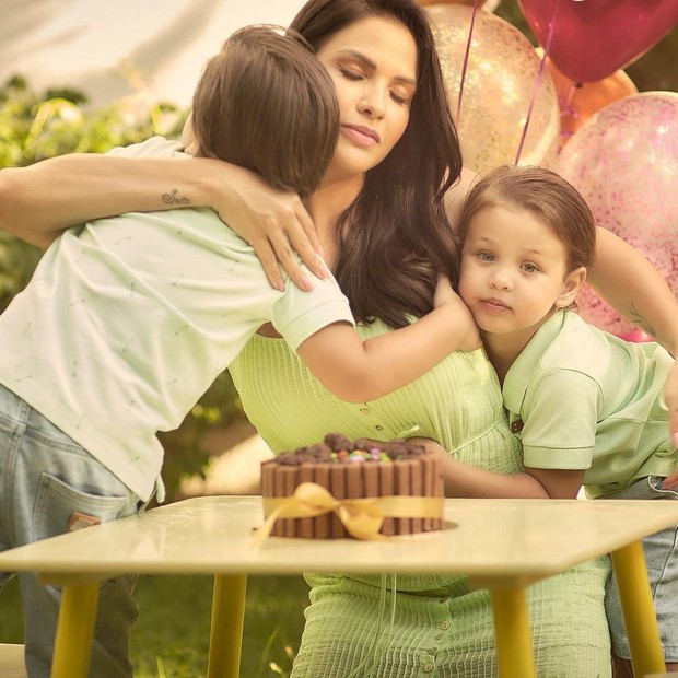 Andressa Suita com Gabriel e Samuel (Foto: Reprodução/Instagram/João Augusto)