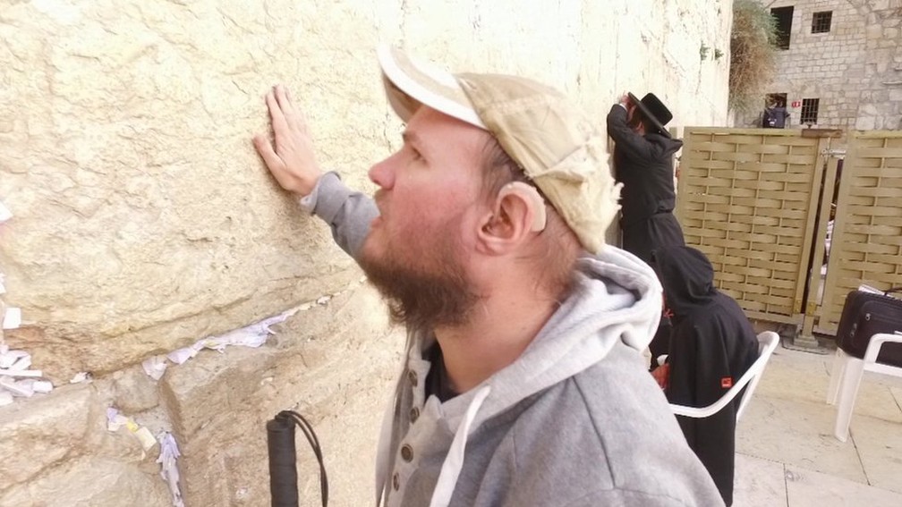 'É tudo muito suave', diz ele sobre o Muro das Lamentações (Foto: BBC)