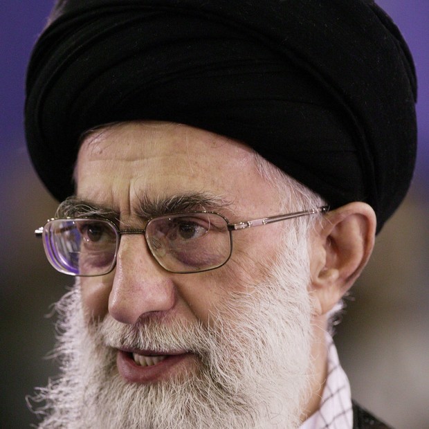  Líder supremo do Irã, o aiatolá Ali Khamenei,diz que o país está pronto para deixar acordo nuclear (Foto: Majid Saeedi / Getty Images)