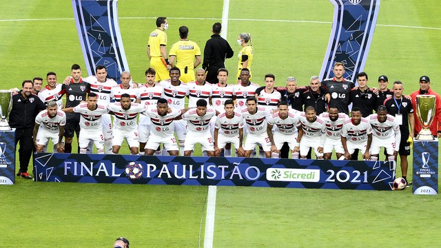 Time do São Paulo posa na final do Paulistão