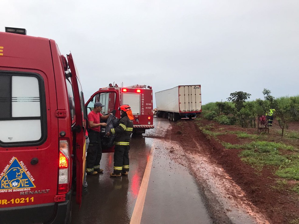 Bombeiros foram acionados para atender a ocorrência (Foto: Corpo de Bombeiros de Assis/Divulgação)