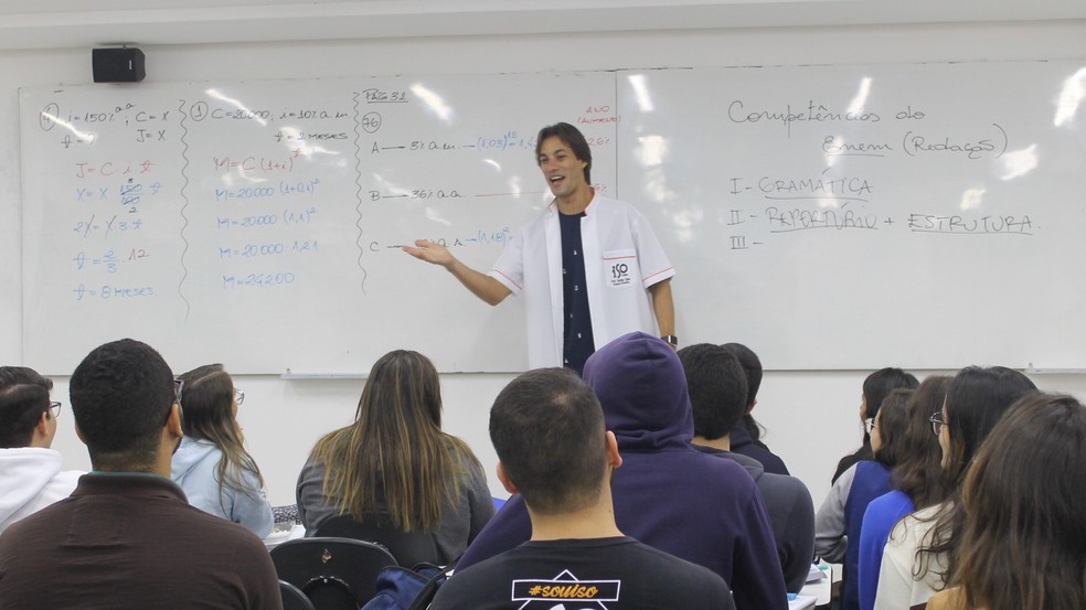 Rodrigo Sales é formado em letras pela UFPB e dá aulas em cursinhos e escolas, em João Pessoa — Foto: Luana Ferreira/Pauta Comunicação