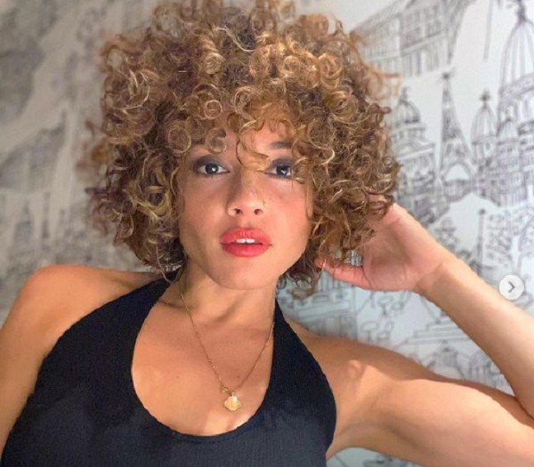 A cantora Sophia Urista (Foto: Instagram)