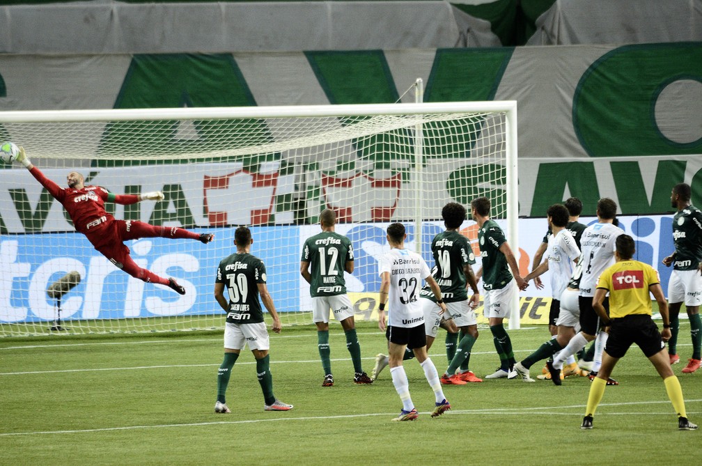 Weverton brilha de novo no Palmeiras e é elogiado até por rivais: 