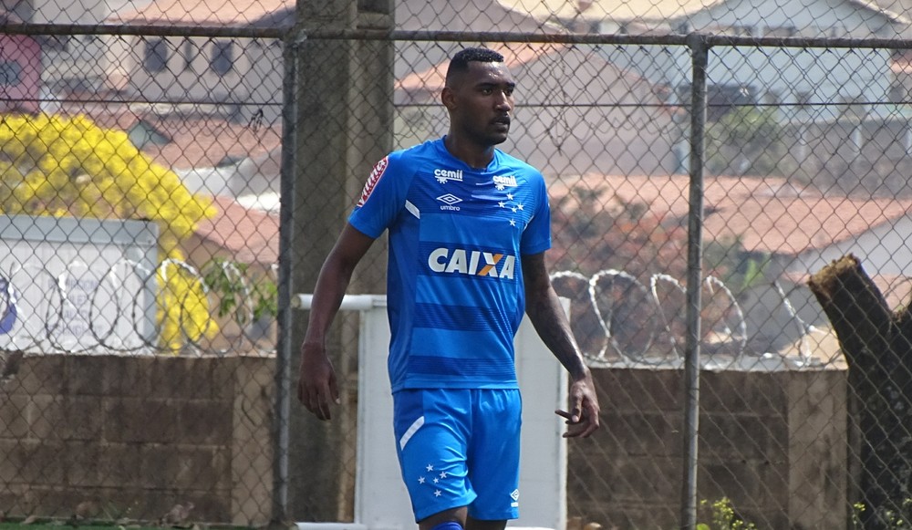 Reserva imediato, Arthur avalia estreia e agradece a Mano: Trabalhei para isso