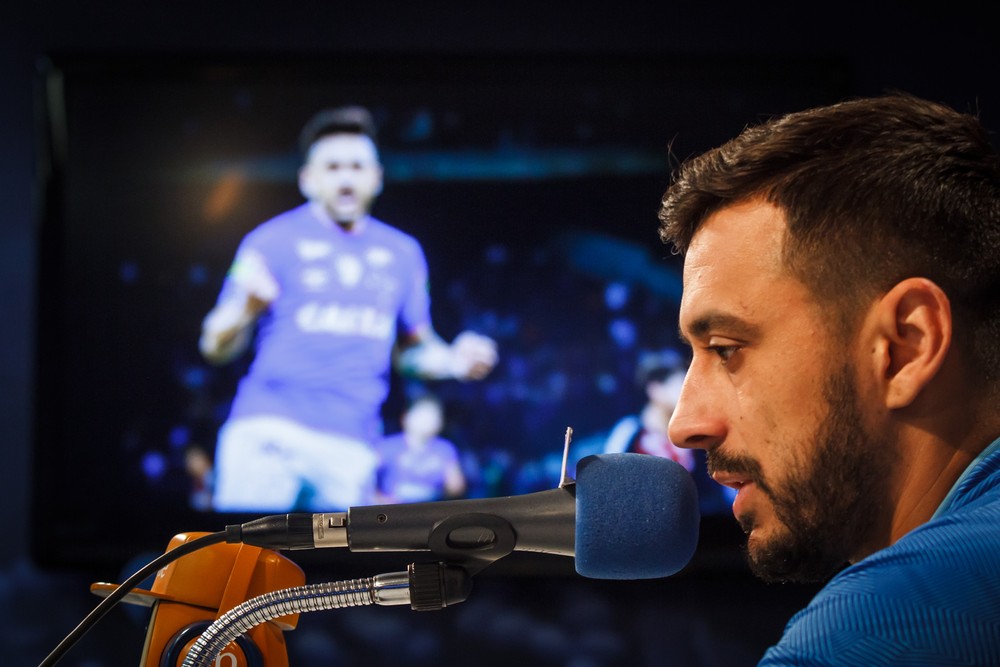 Medo? Robinho responde à declaração de Diego Alves: Vai nos assistir na telinha