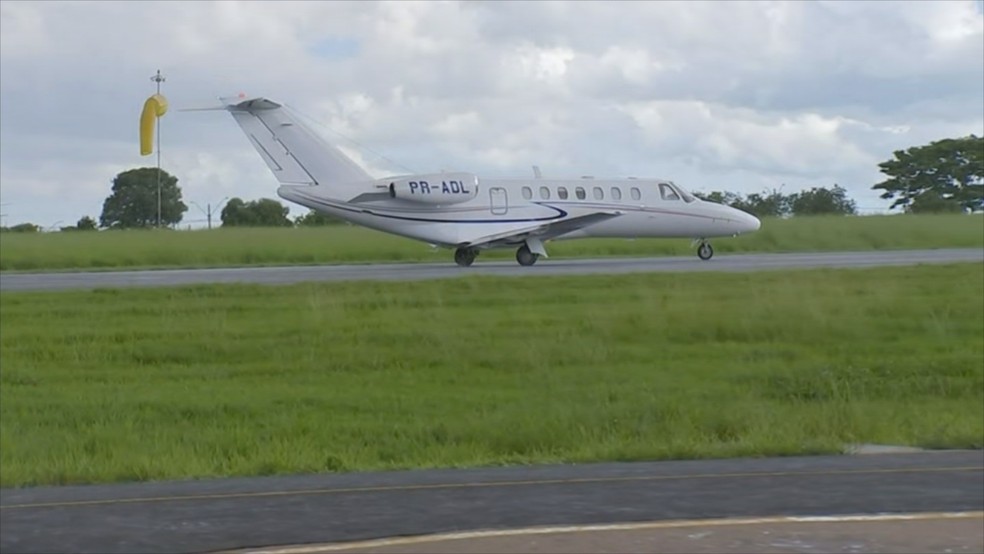 Avião transportou coração para Rio Preto — Foto: Reprodução/TV TEM 