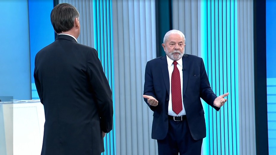 Lula e Bolsonaro participam do debate da Globo
