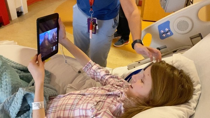 Camila Cabello e Shawn Mendes fazem show na web para pacientes de hospital infantil (Foto: Reprodução/Instagram)