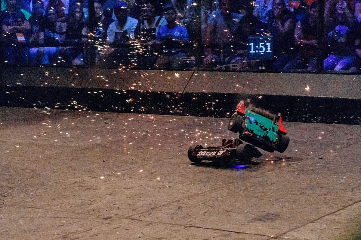 HackTudo: festival de cultura digital tem corrida de drones e mais