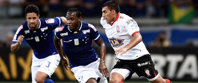Cruzeiro faz pedido a Conmebol para mudar data de jogo contra o Huracán