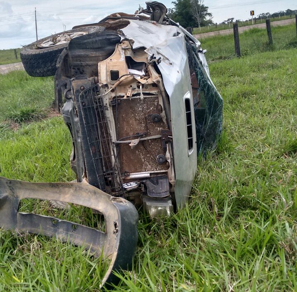 Além de ex-deputado, outras duas pessoas estavam no carro e foram encaminhadas ao hospital (Foto: Arquivo Pessoal)
