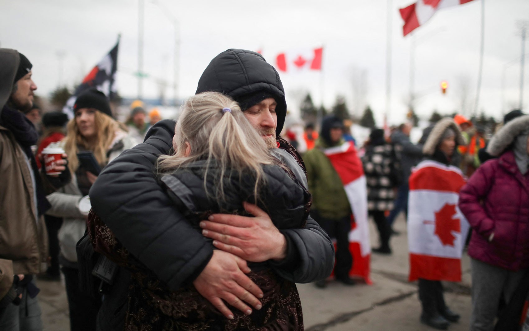 Protestos de caminhoneiros no Canadá contra passaporte de vacina levam a estado de emergência: entenda