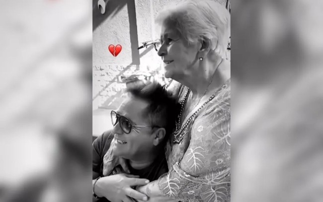 Cantor Leonardo posta vdeo ao lado da me com msica 'No aprendi a dizer adeus'