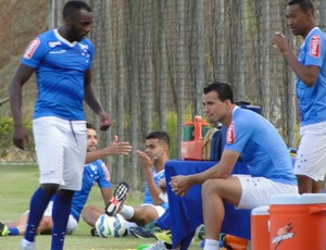Luxemburgo poupa titulares e não mostra time para jogo contra o Santos