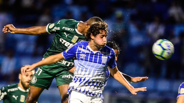 Lance da partida entre Avaí e Palmeiras