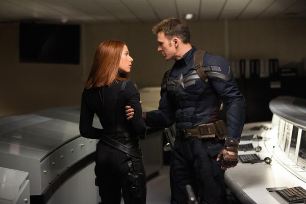 Viúva Negra (Scarlett Johansson) e Capitão América (Chris Evans) em Capitão América: O Soldado Invernal (2014) (Foto: Divulgação)