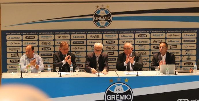 Romildo toma posse e concede a Koff autonomia sobre a compra da Arena