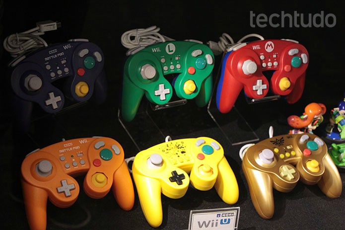 Controles tem?ticos com s?mbolos do M?rio, Luigi e Zelda (Foto: TechTudo/Felipe Vinha)