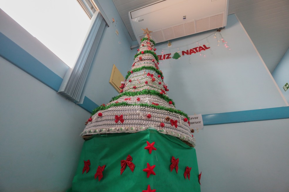 FOTOS: posto de saúde cria árvore de Natal com mais de 3,9 mil frascos de  vacinas em Porto Velho - Sintonia de Rondônia - Tudo sobre Rondônia e Região
