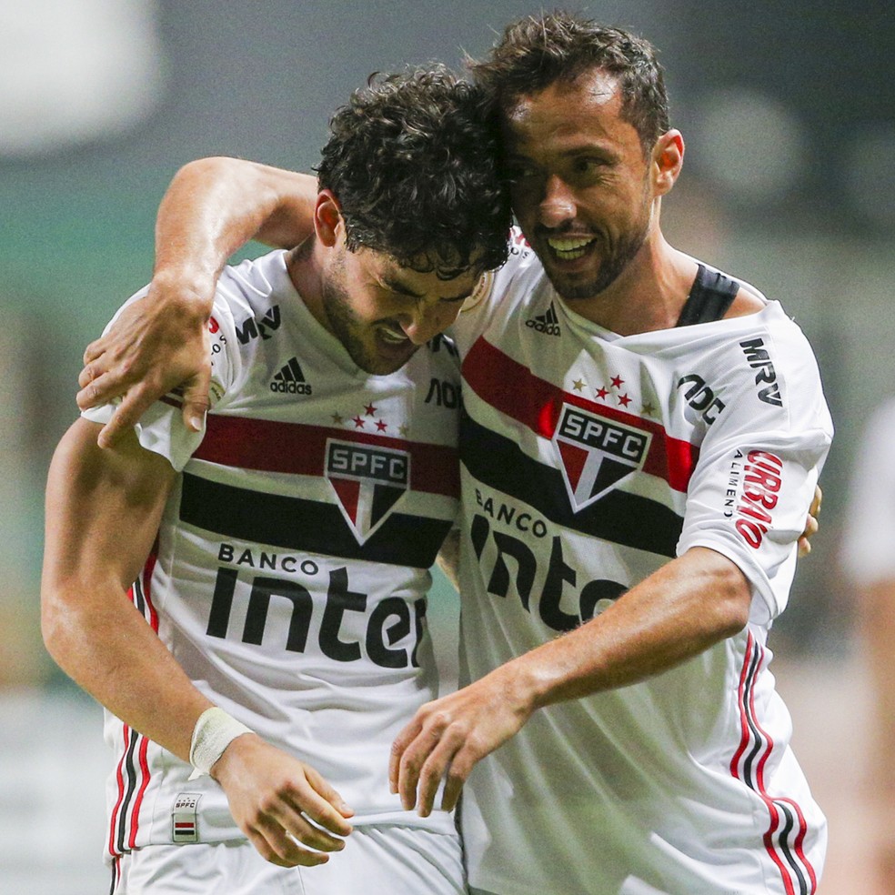 Nenê deu passe para gol de Pato contra o Atlético-MG  — Foto: Cristiane Mattos/BP Filmes