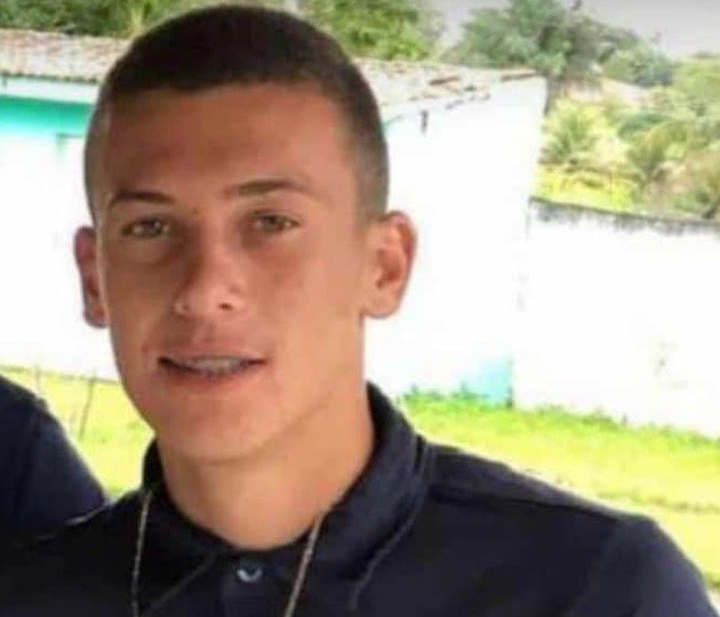 Jovem de 18 anos morre afogado em barreiro um dia antes do aniversário, em Caruaru