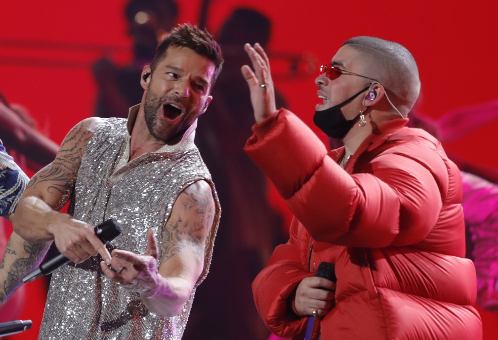 Ricky Martin canta com Bad Bunny durante o Grammy Latino 2019 — Foto: REUTERS/Steve Marcus
