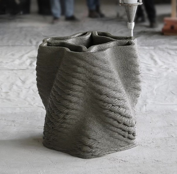 Impressão 3D produz colunas de concreto complexas em pouco tempo (Foto: Divulgação)