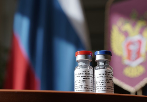 Vacina russa foi a primeira registrada no mundo contra covid-19 (Foto: Russian Health Ministry / Handout/Anadolu Agency via Getty Images)