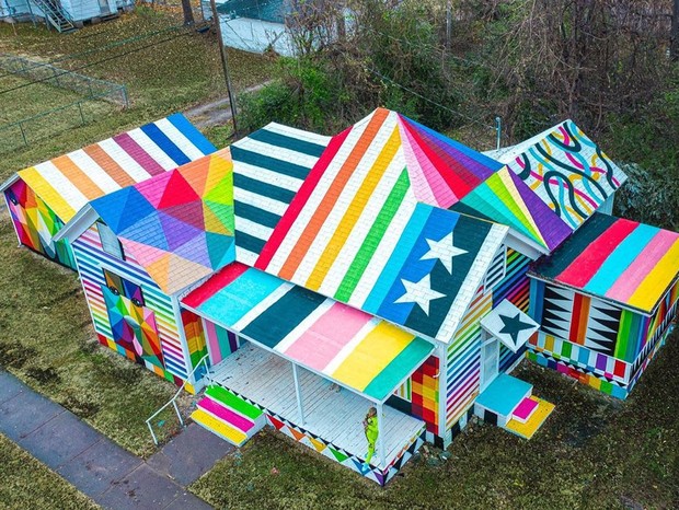 Artista espanhol transforma casa em ruínas em espaço para celebrar a arte (Foto: Reprodução/Instagram)