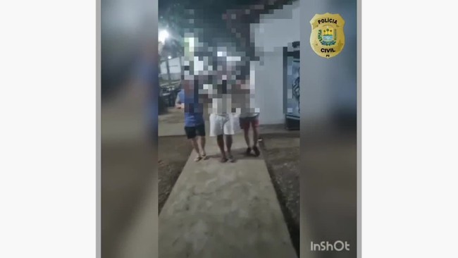 Suspeito de tráfico de drogas é preso utilizando carro blindado em bar na zona Sudeste de
