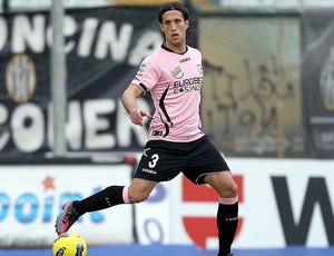 Matias Silvestre na partida do Palermo (Foto: Getty Images)