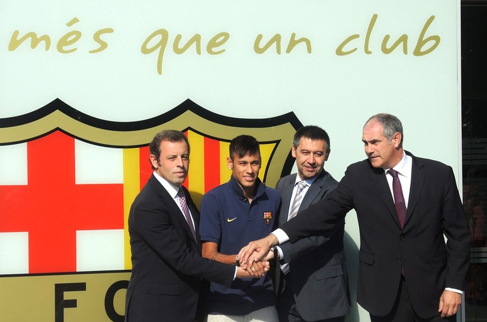 Neymar foi apresentado no Barcelona em 2013 — Foto: Marcelo Hazan